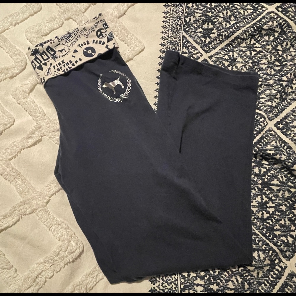 Ladies VS leggings size large